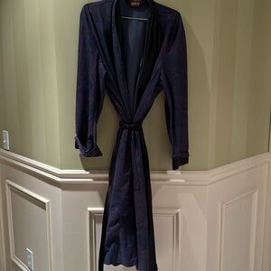 Men’s Austin Manor, Paisley 100% polyester robe